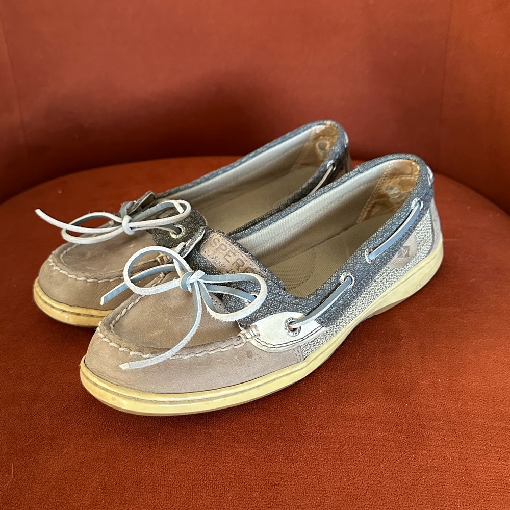Women’s Size 7 Grey Sperry’s
